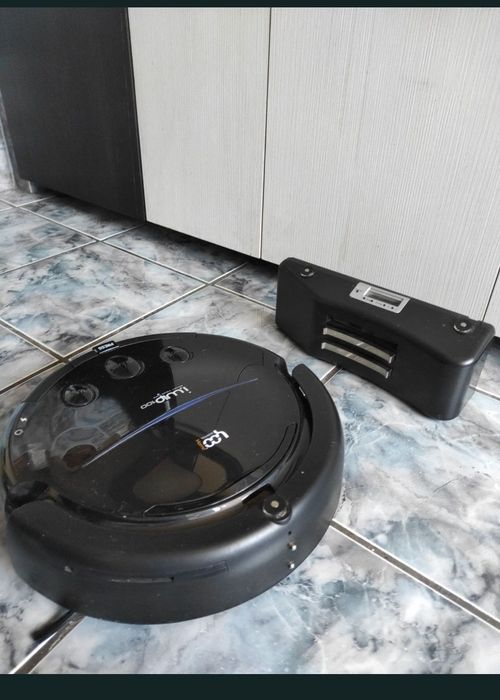 Robot pentru curățenie în stare bună de funcționare.