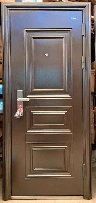 Железная входная дверь