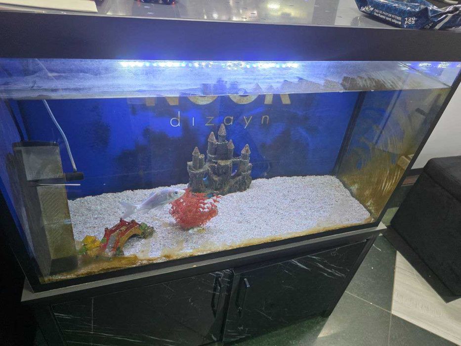 Продается Акварин 250 л