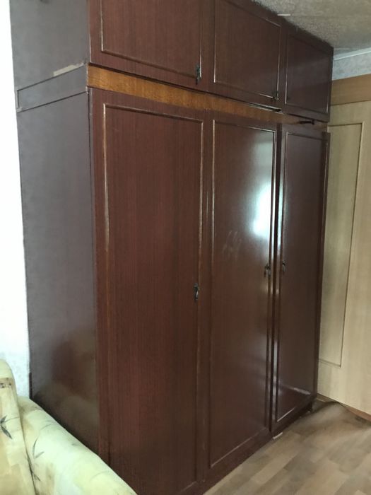 Сервант, диваны, кресла шкаф