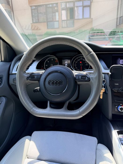 Audi  A5 quattro