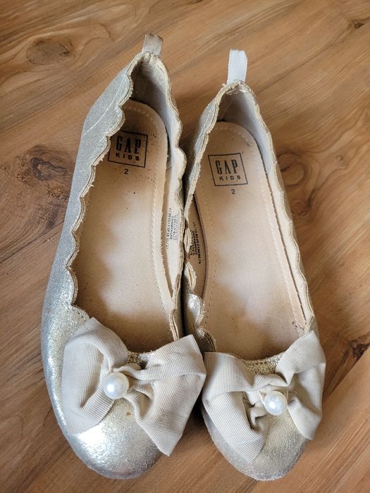 Обувки Clarks и GAP номер 32 и 33