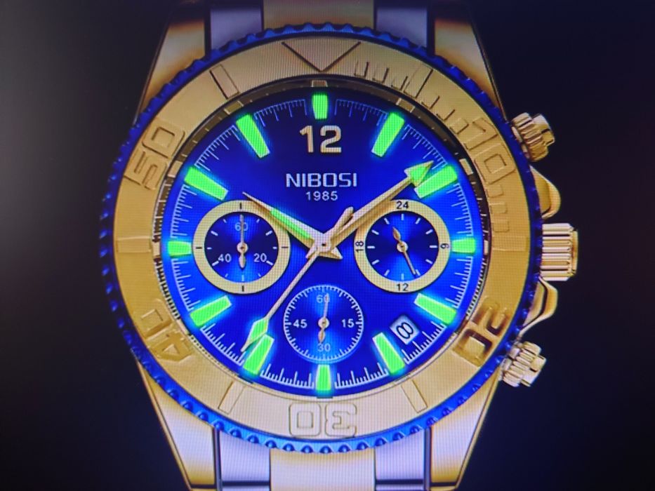 Мъжки луксозен кварцов часовник със сапфирено стъкло.