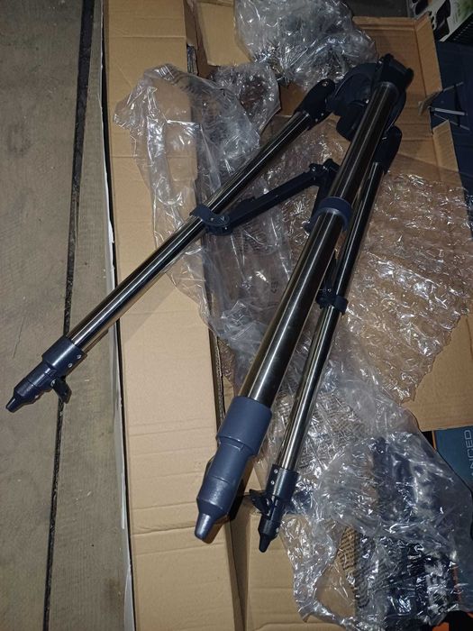 Telescop Celestron AstroMaster 90EQ, refractor