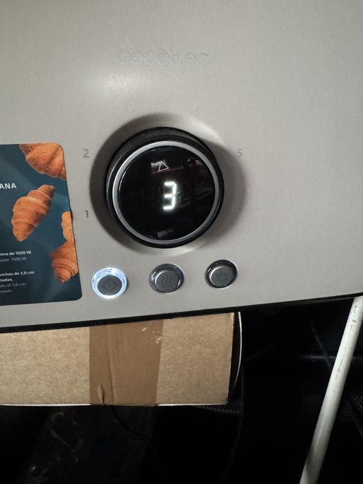 Тостер за  четири филии CECOTEC