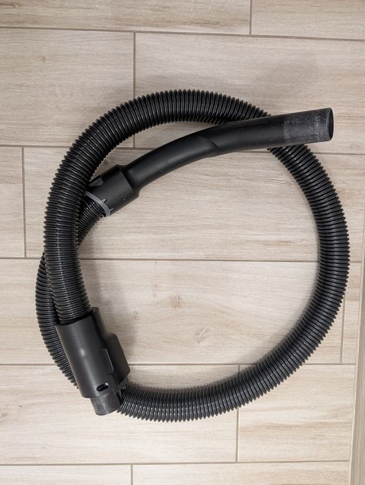 Продавам прахосмукачка Karcher VC 3