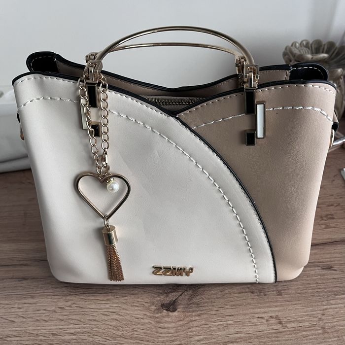 Сладка бежова чанта