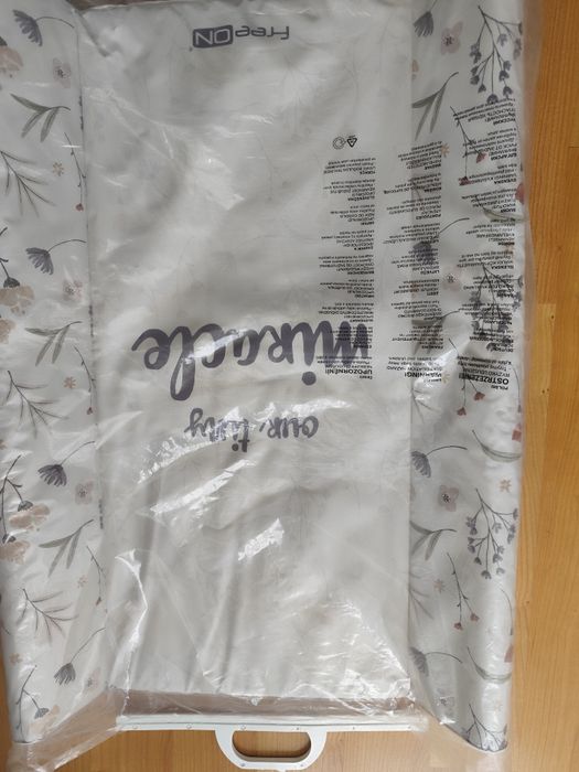 Saltea pt măsuță de schimbat nefolosită