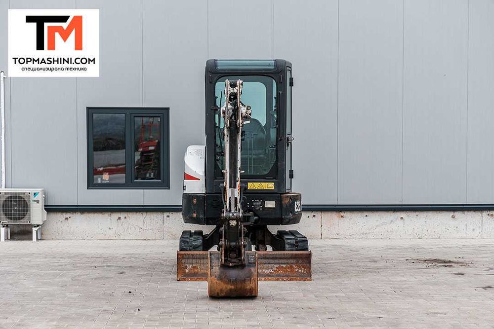Мини багер Bobcat E25 EM