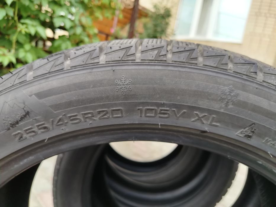 Продам срочно Шины всесезонки