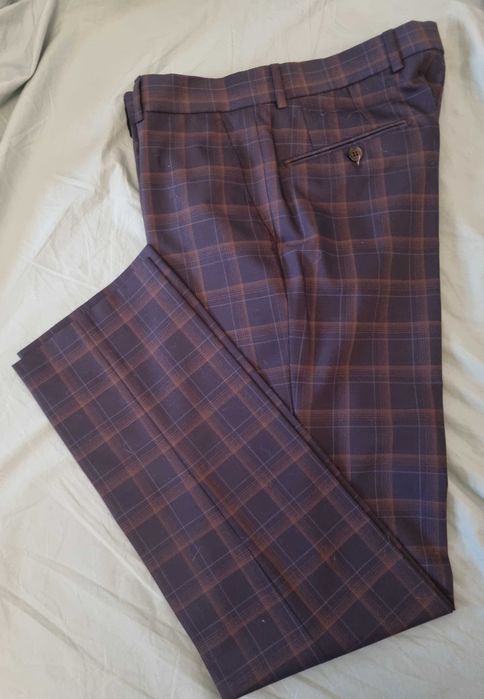Vand costum barbat nou, D'S Damat, elegant lana43%, M-L slab