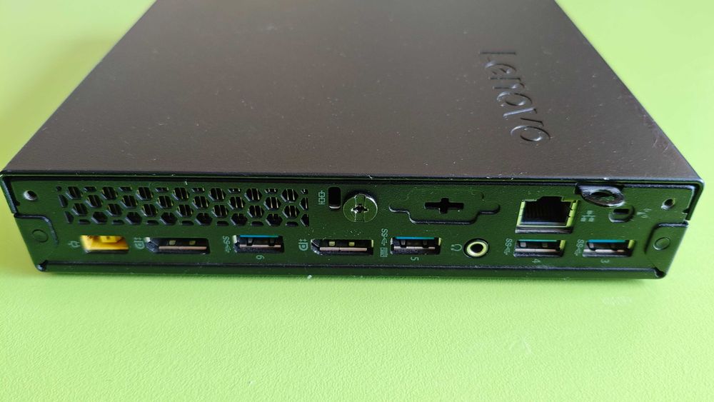Продавам Lenovo ThinkCentre M700 Tiny / i3/ 16GB RAM DDR4 / 128GB M.2 SATA+ 640GB HDD/ Профилактиран / Windows 10 Pro