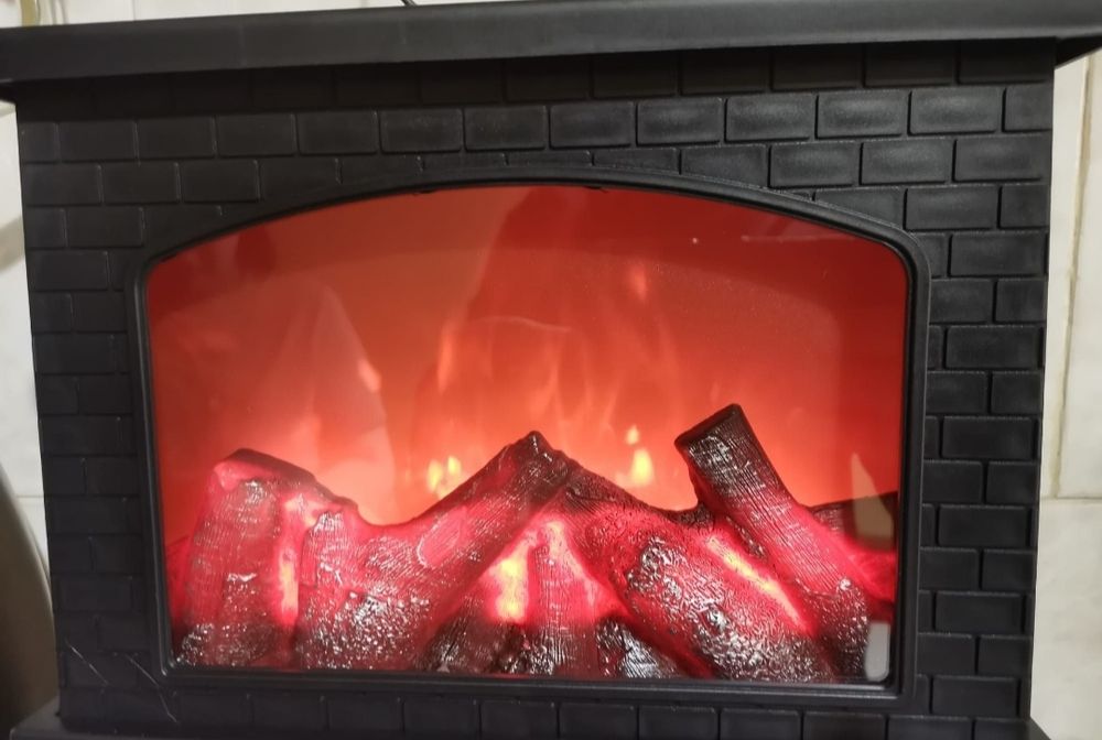 Semineu cu efect de flacara, 3 LED-uri, decoratiune, nou