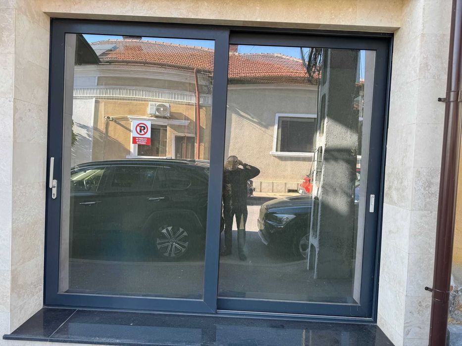 Usa culisanta termopan din aluminiu cu doua deschideri , geam tripan, 2.45m x 2.95m