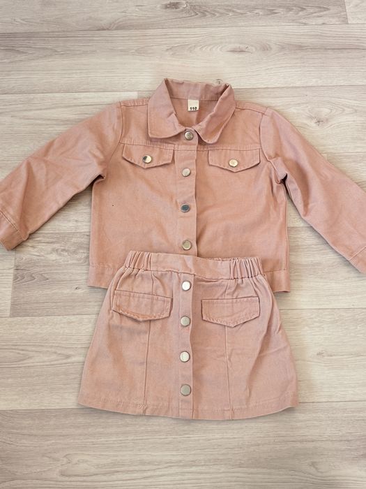 Продам детскую  одежда на девочку