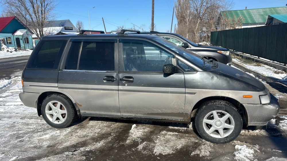 Nissan Prairie ниссан