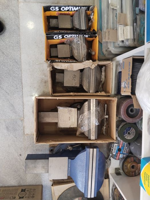 Тиски слесарные поворотные
Тис
Тиски слесарные поворотные