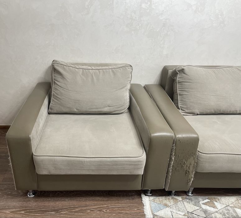 Диван б/у, поцарапанный