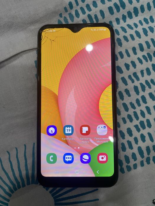 Самсунг а01 продам