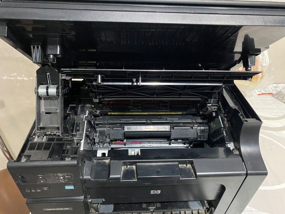 Срочно продам Принтер HP LaserJet Pro M1132 MFP черный