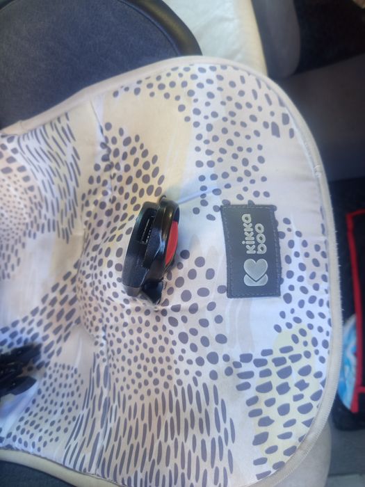 CHIPOLINO Стол за кола  Isofix
