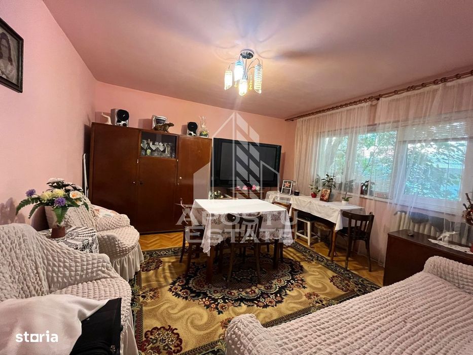 Apartament cu 3 camere, 2 bai, decomandat, parter inalt,zona Girocului — fotografia 3