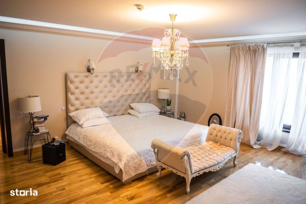 Casă / Vilă de lux cu 6 camere de vânzare în Șcheia, Suceava
