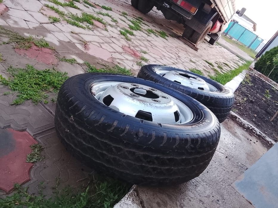 Продам 2 диски с шинами