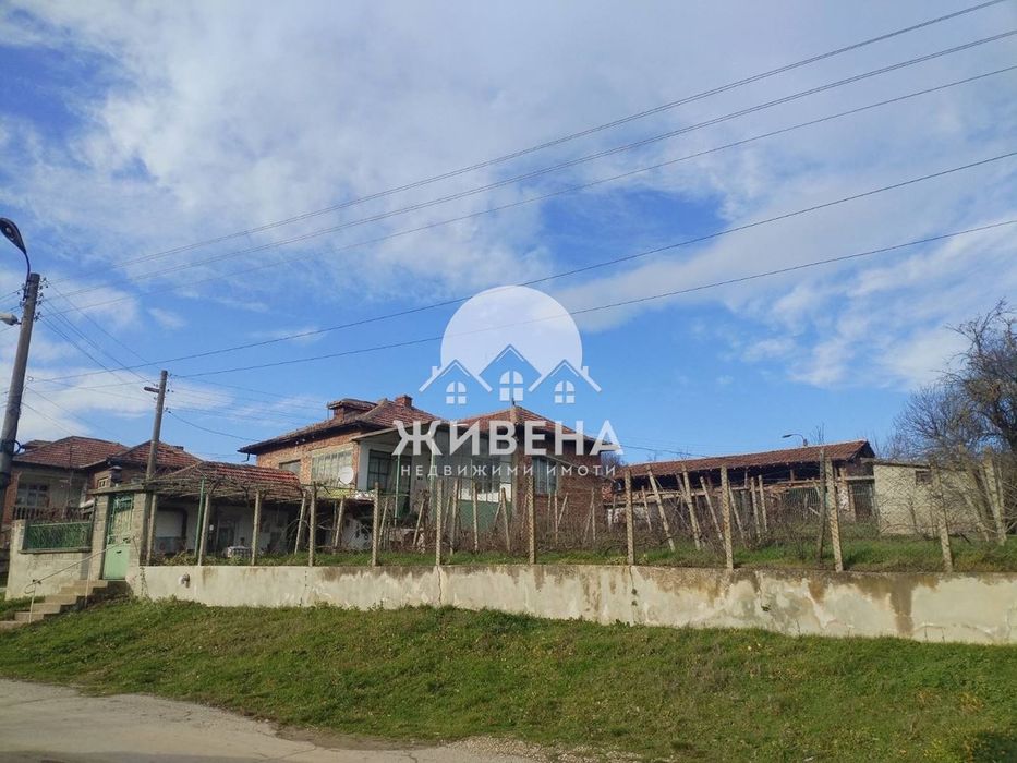 Продава къща в с.Боряна, обл. Варна