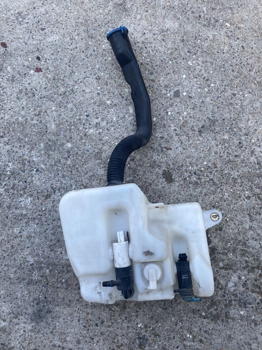 Казанче и помпа на чистачките за Range Rover Sport