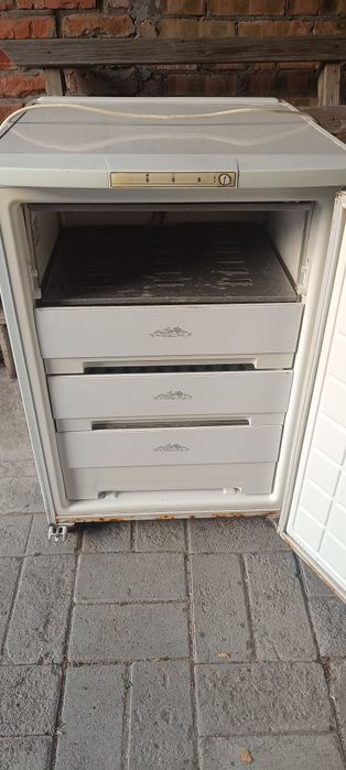 Продам морозильную камеру Бирюса