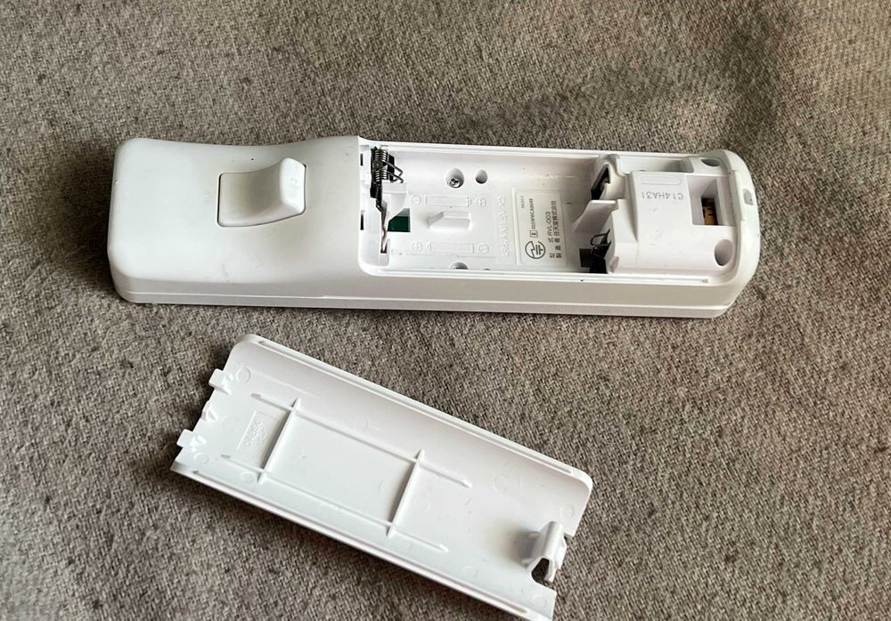 Controller Wii Remote RVL-003 alb - defect, compatibil Wii