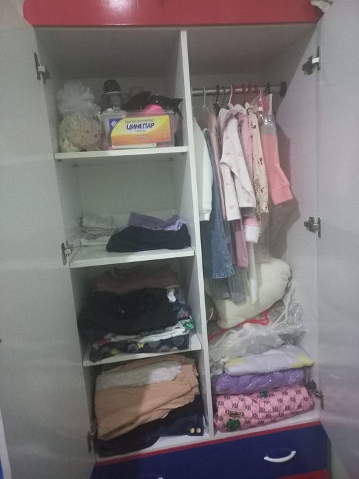 Detskiy mebel sotiladi