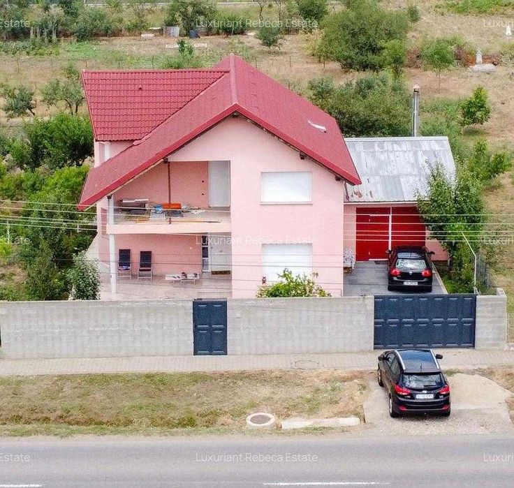 Casa cu 5 camere de vanzare in Ortisoara, Timis