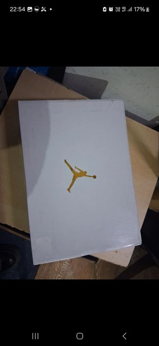Adidasi JORDAN noi