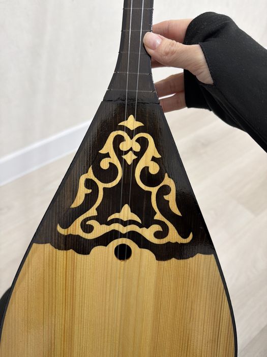 Домбыра өте жақсы жағдайда