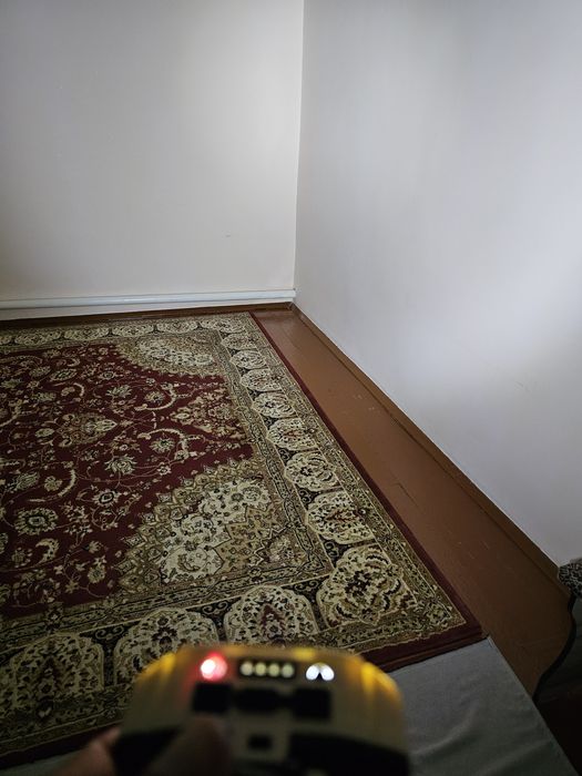 Фонарик сатылады.