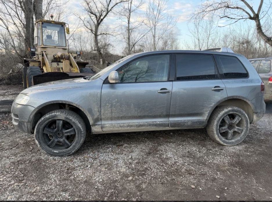 VW Touareg 2.5 На Части