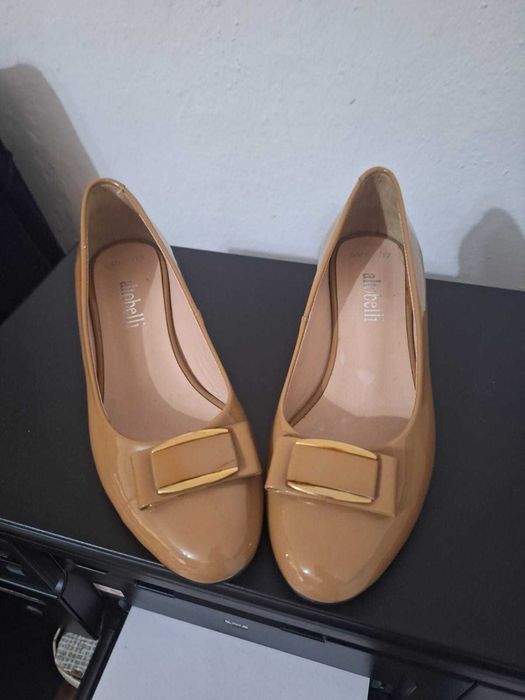 обуви разные 37 размер