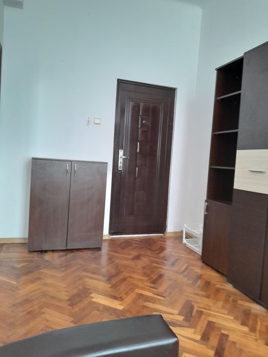 Închiriez garsoniera ultra central