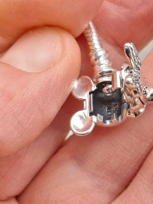 Сребърна гривна модел на Пандора