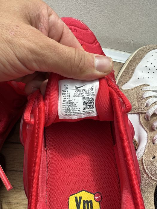ДВА ЧИФТА оригинални обувки на Nike