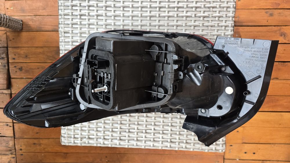 Lampă stg spate Dacia Logan 3 2021 2025