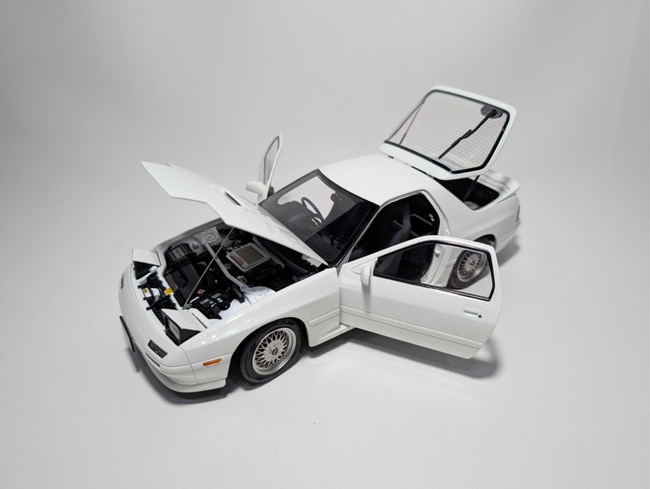 Macheta WhelArt 1:18, Mazda Savanna RX-7