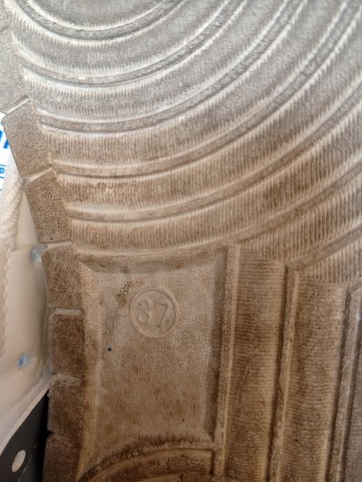 Женские кроссовки