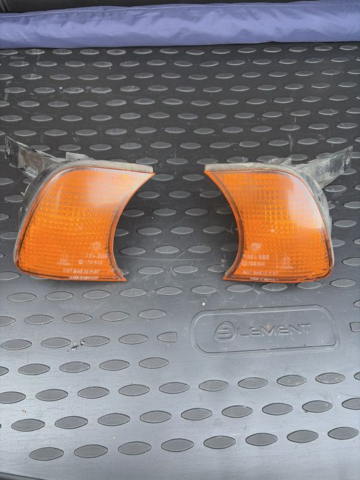 Поворотники повторители на БМВ Е34 / BMW E34