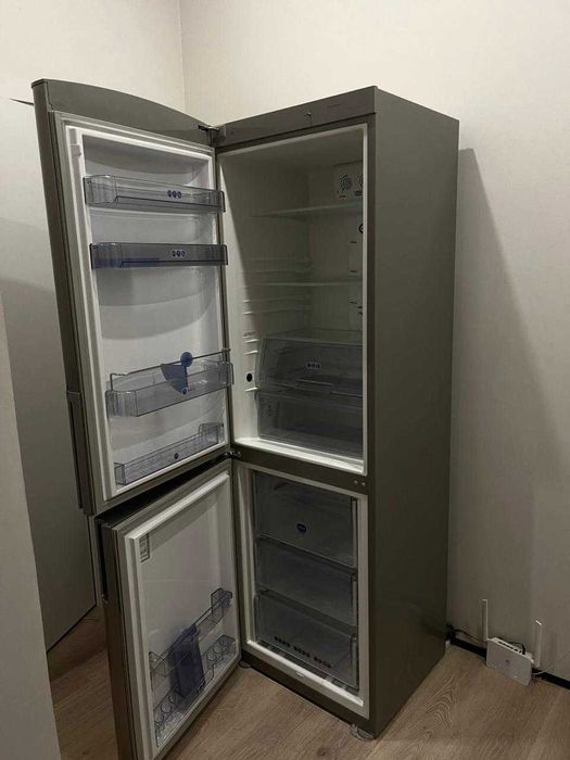 Холодильник Whirlpool