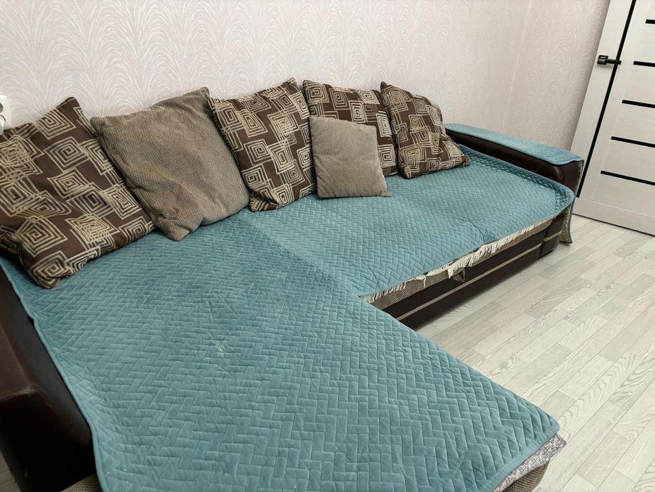 Продам диван угловой