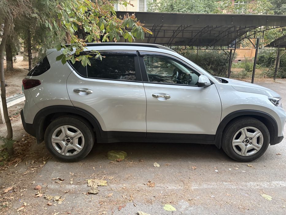 Kia sonet 2025 (2 позиция) 17.000 пробег