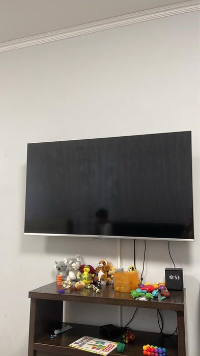 Продам телевизор на запчасти